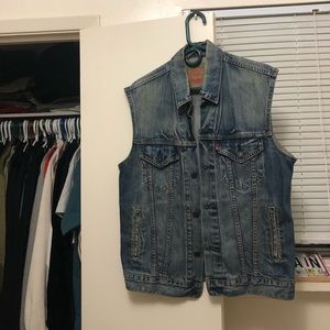 Men’s Levi’s no sleeve jean Jacket